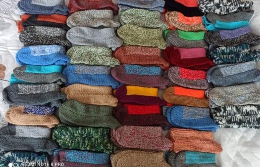 Pletené ponožky pro klienty SeniorCentra Chrudim